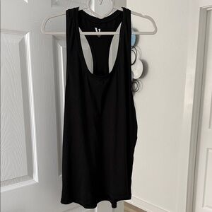 Vuori Classic Women’s Black Tank Top